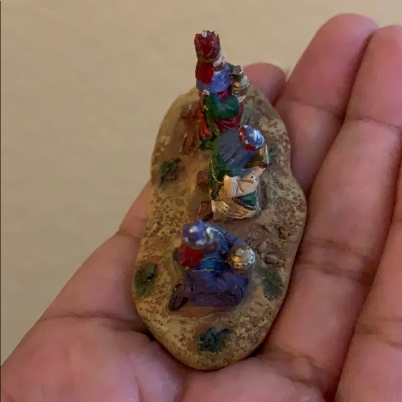 3 wise men Hawthorne Nativity Figurine decoration - Picture 12 of 16
